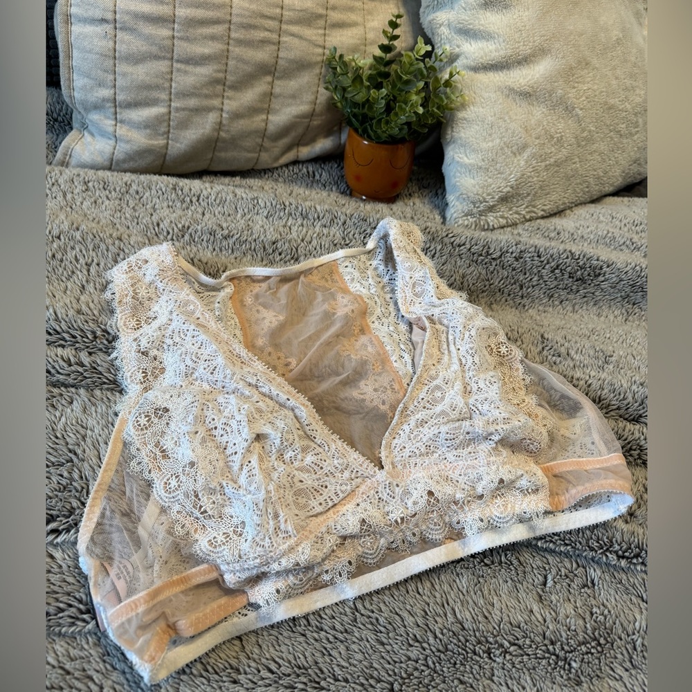Victoria Secret White lace and Nude mesh bralette